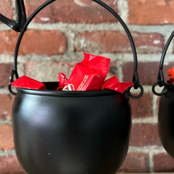 COPY - Martha Stewart Halloween skeleton cauldron, candy dishes - Picture 6 of 11